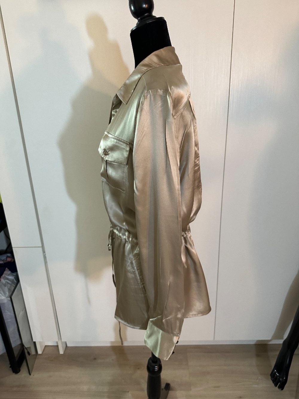 NWT BANANA, REPUBLIC, SILK BLOUSE, LARGE 🔥🔥♥️ - Picture 9 of 12